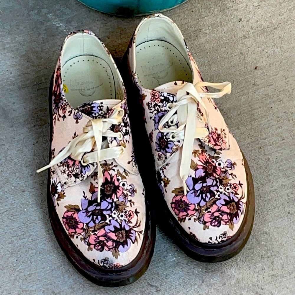 Dr. Martens Lester Shoes Sz 7 - Picture 2 of 8